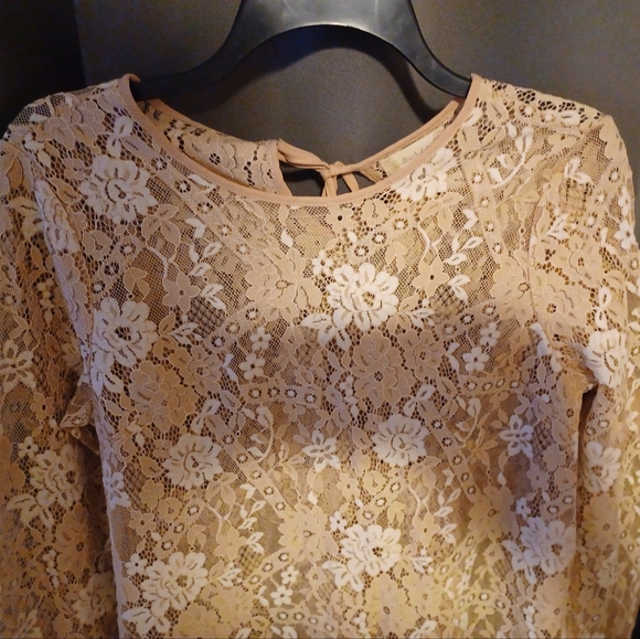 Altar'd State Lace mini/cover up size M - Picture 2 of 4